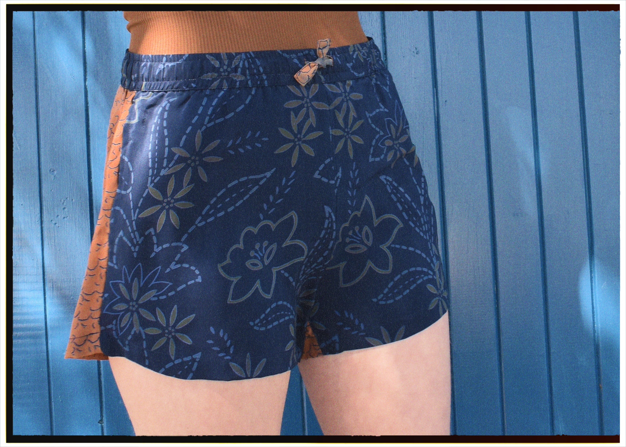 Fumaria Silk Shorts ~ Peachy S