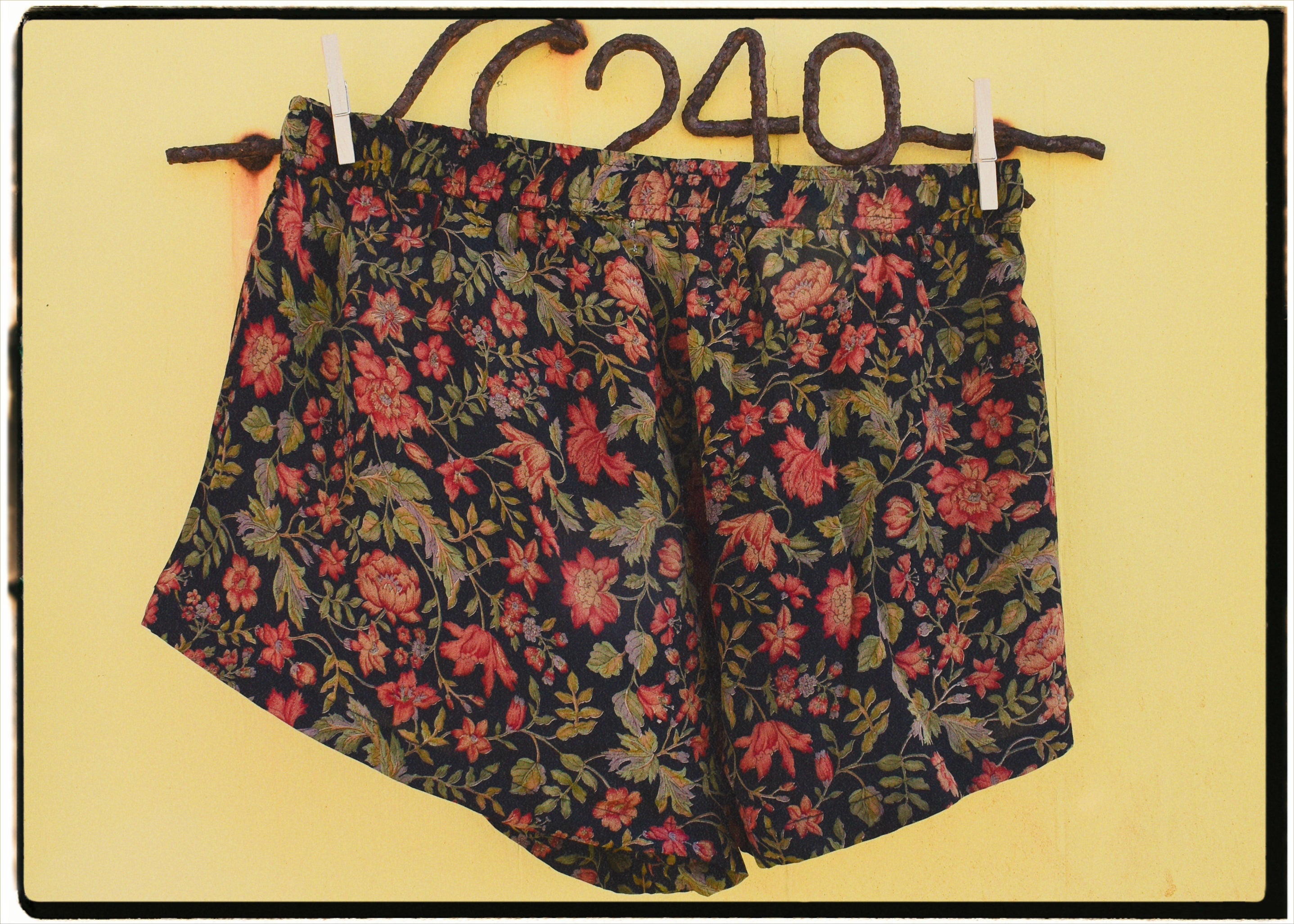 Fumaria Silk Shorts ~ Caviar XL