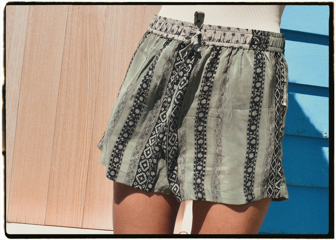 Fumaria Silk Shorts ~ Gulf XS