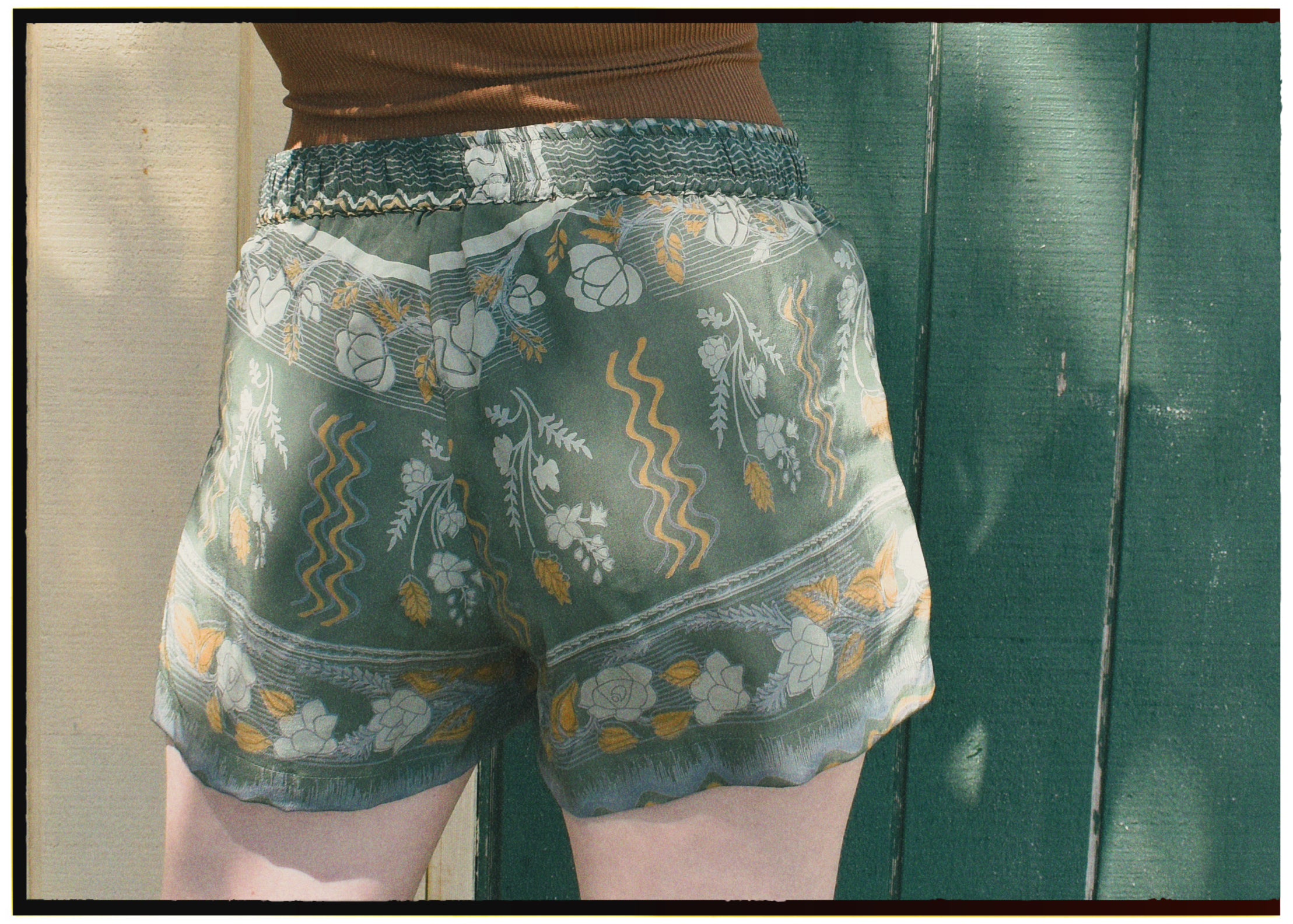 Fumaria Silk Shorts ~ Piquant S
