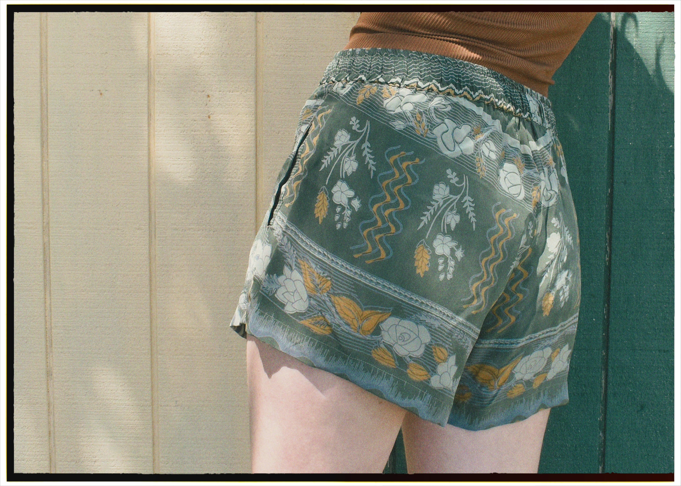 Fumaria Silk Shorts ~ Piquant S