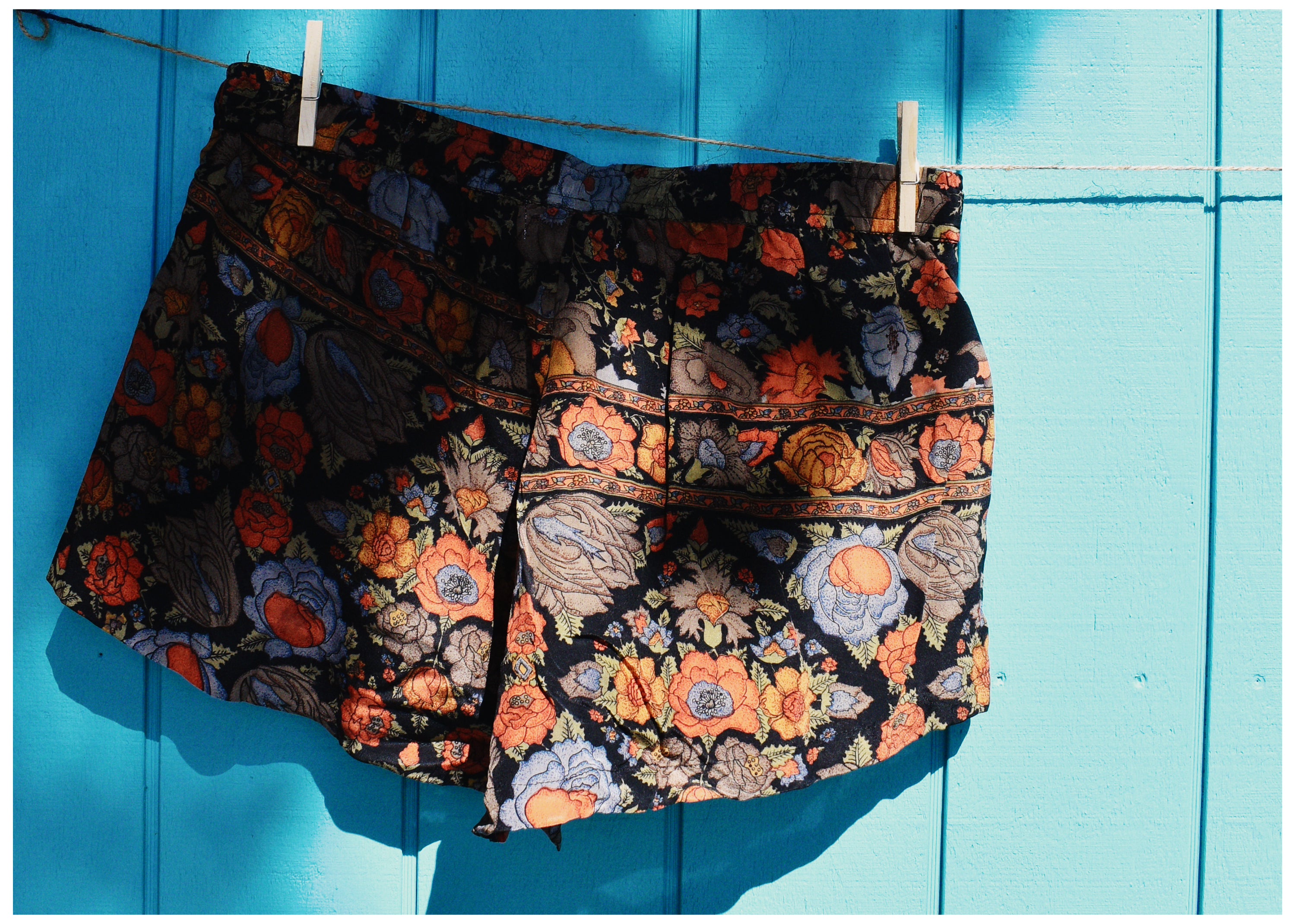 Fumaria Silk Shorts ~ Nero XL