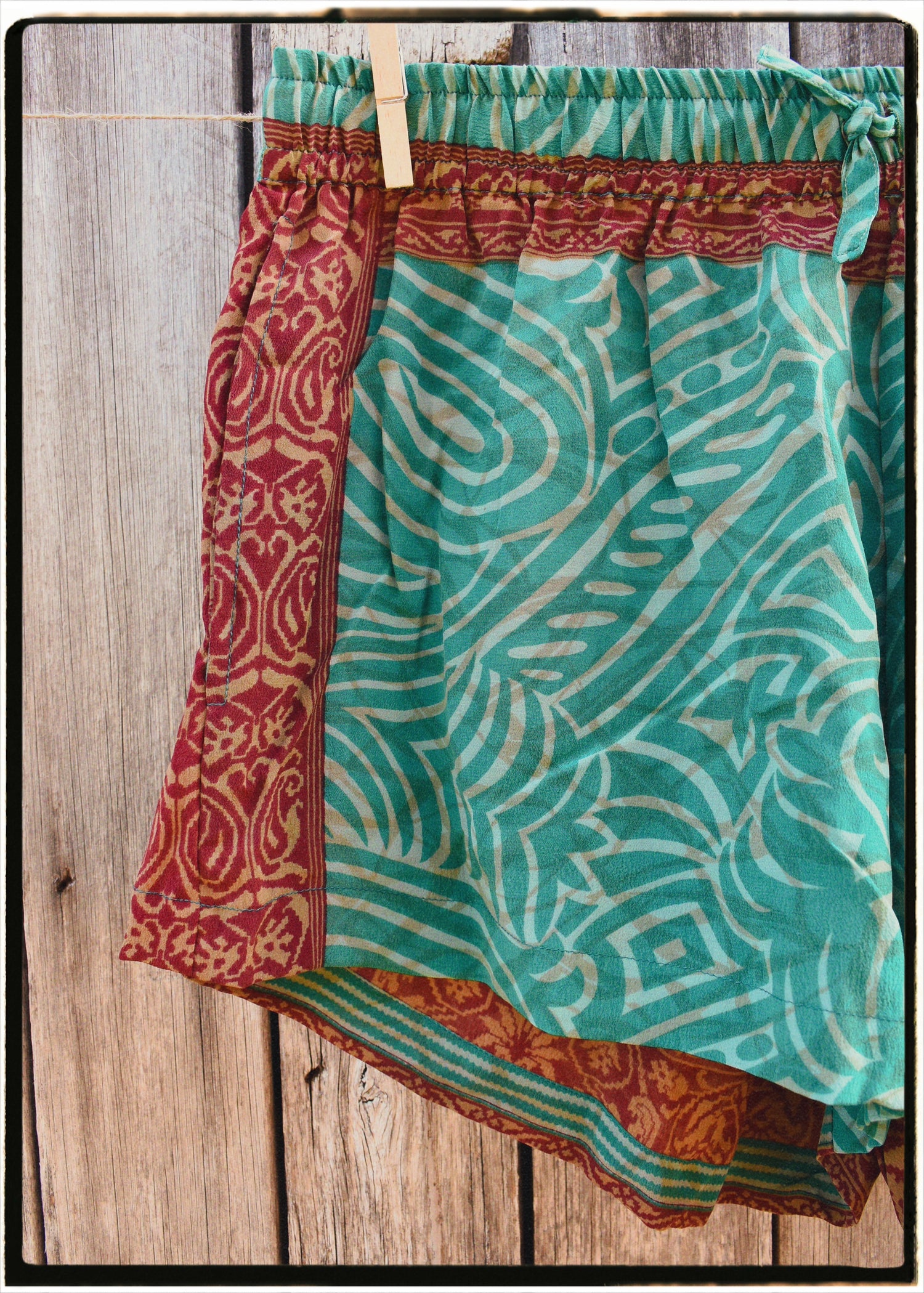 Fumaria Silk Shorts ~ Tambourine XL