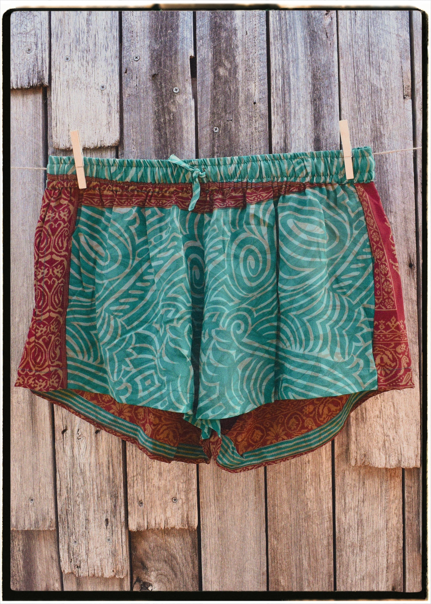 Fumaria Silk Shorts ~ Tambourine XL