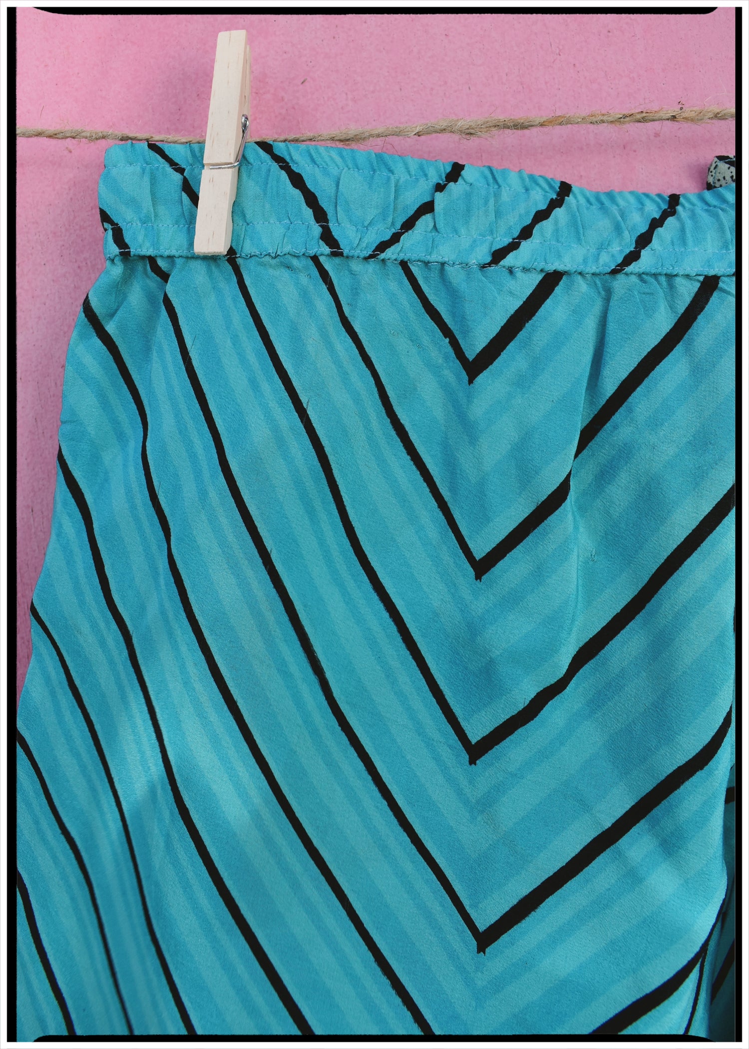 Fumaria Silk Shorts ~ Trellis L