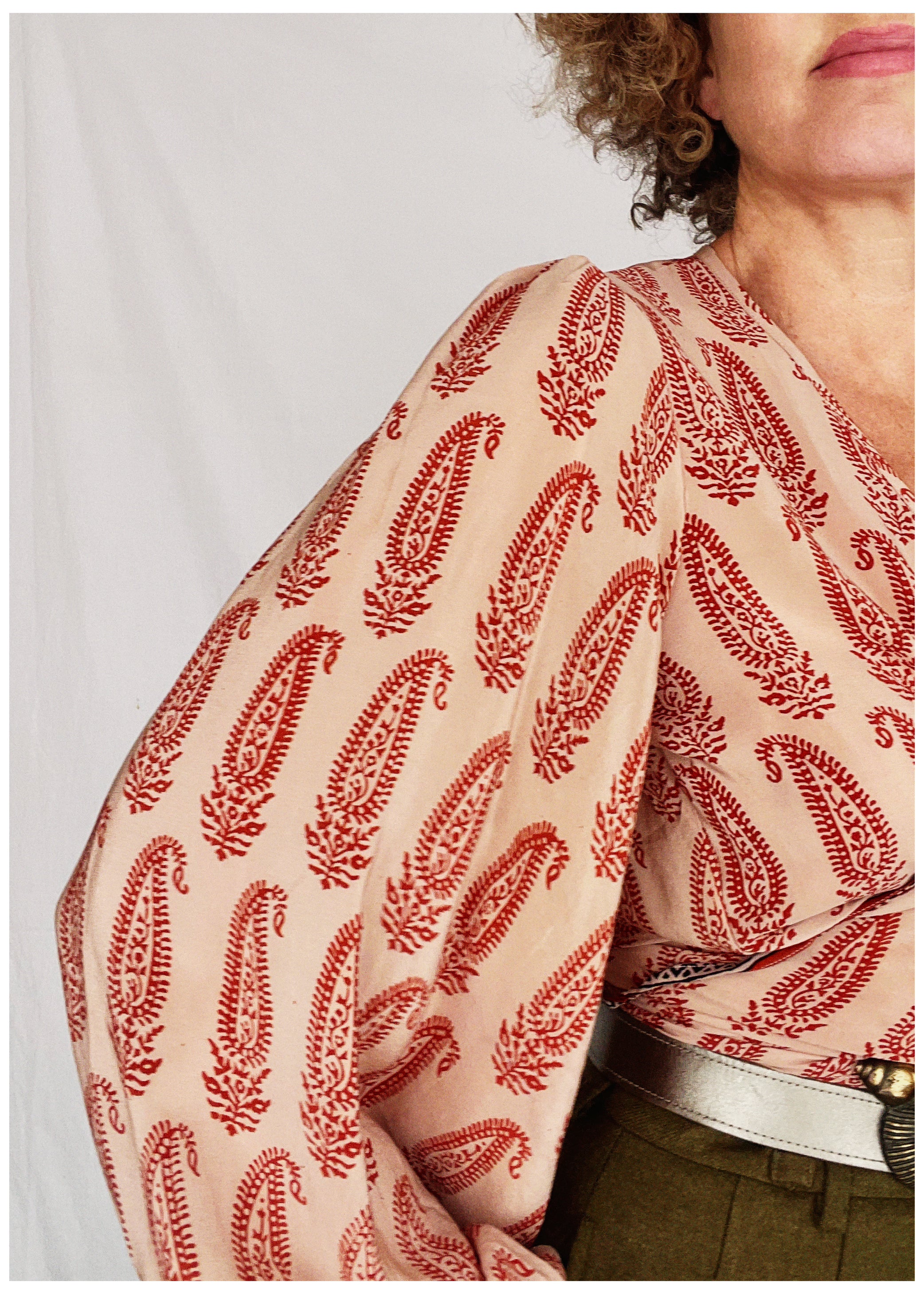 Hoya Silk Crepe Balloon Sleeve Wrap Top ~ Potpourri S