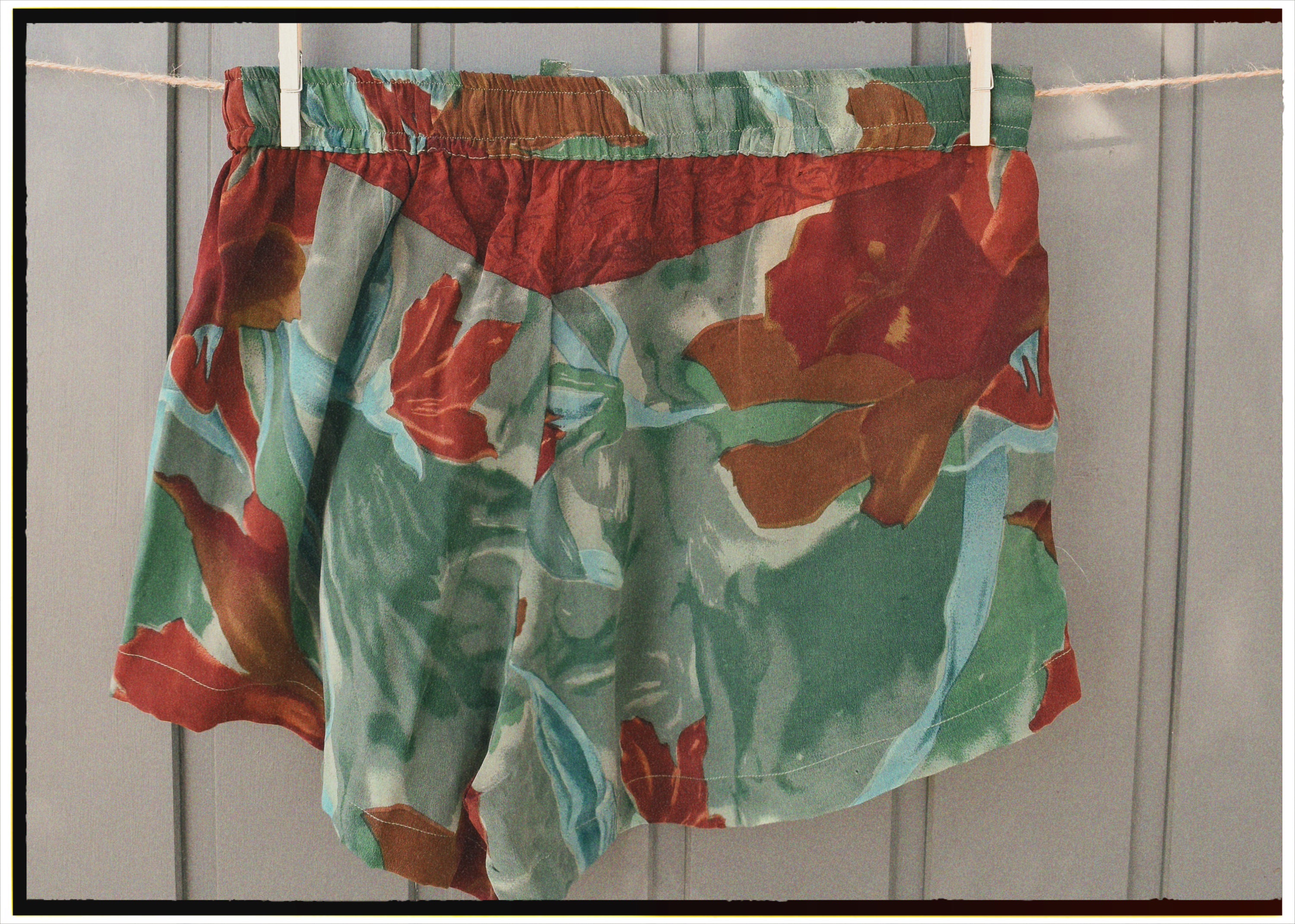 Fumaria Silk Shorts ~ Tapestry M