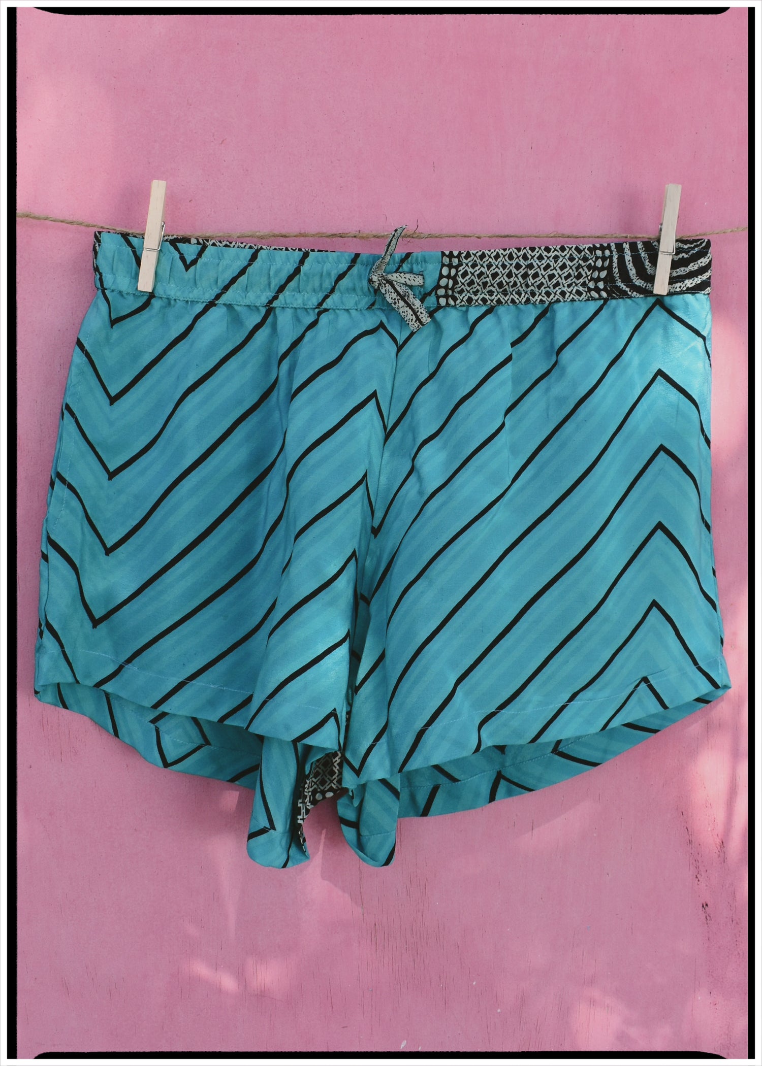 Fumaria Silk Shorts ~ Trellis L