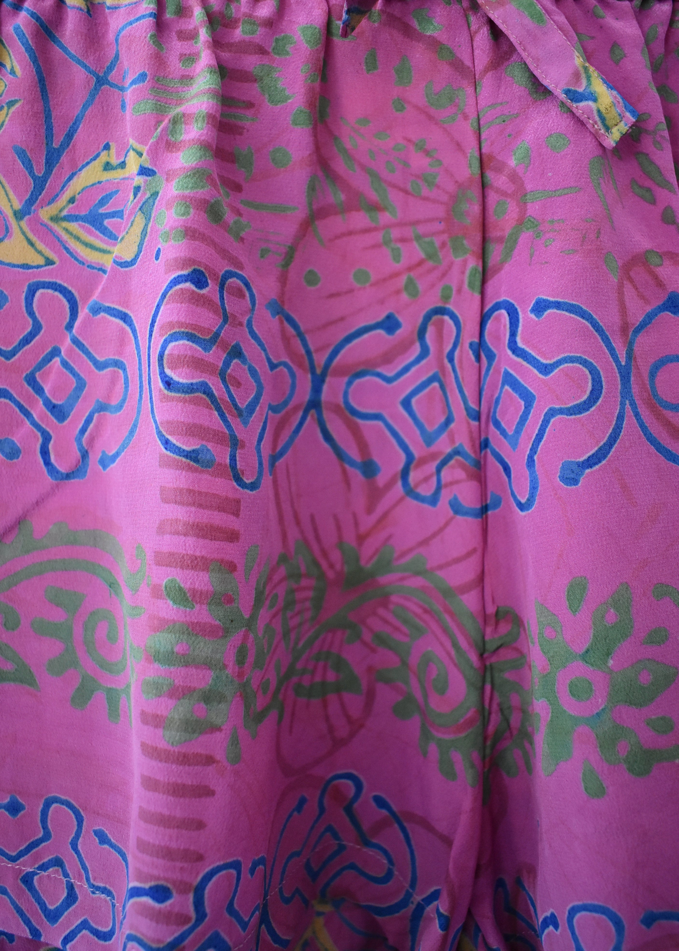 Fumaria Silk Shorts ~ Carmine XS