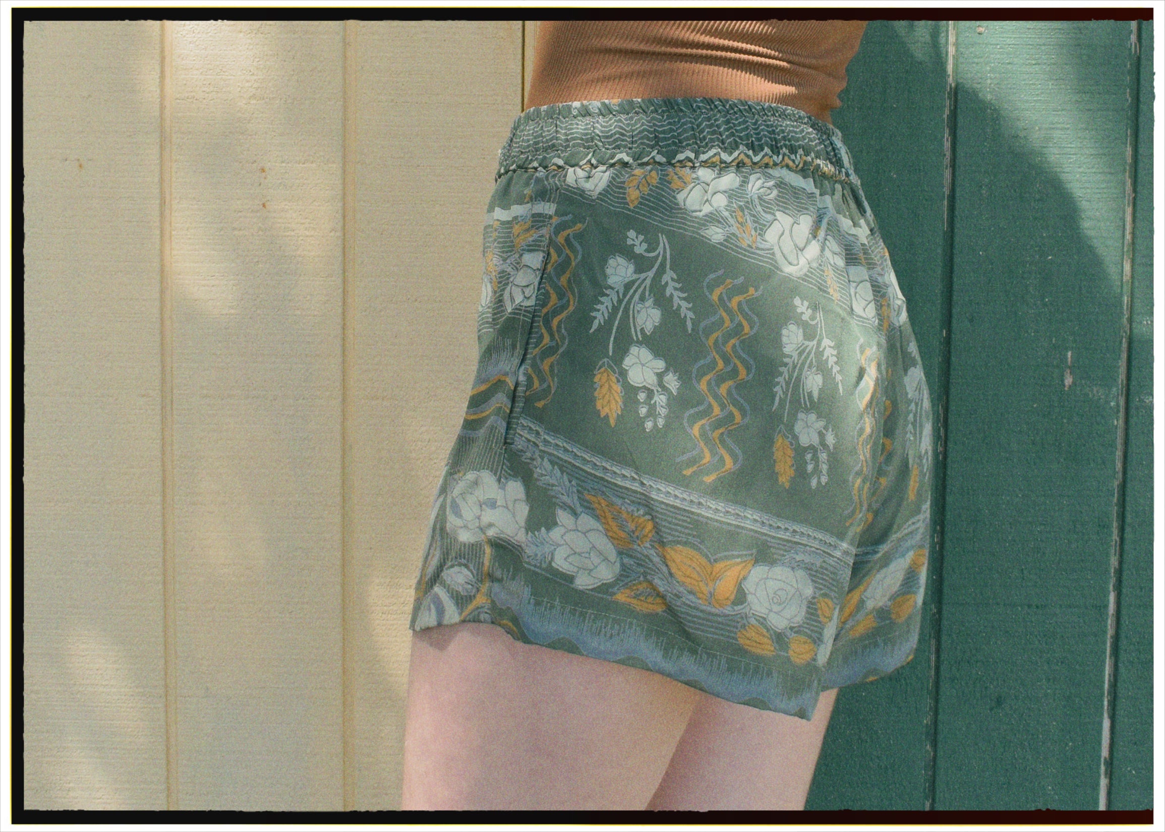 Fumaria Silk Shorts ~ Piquant S