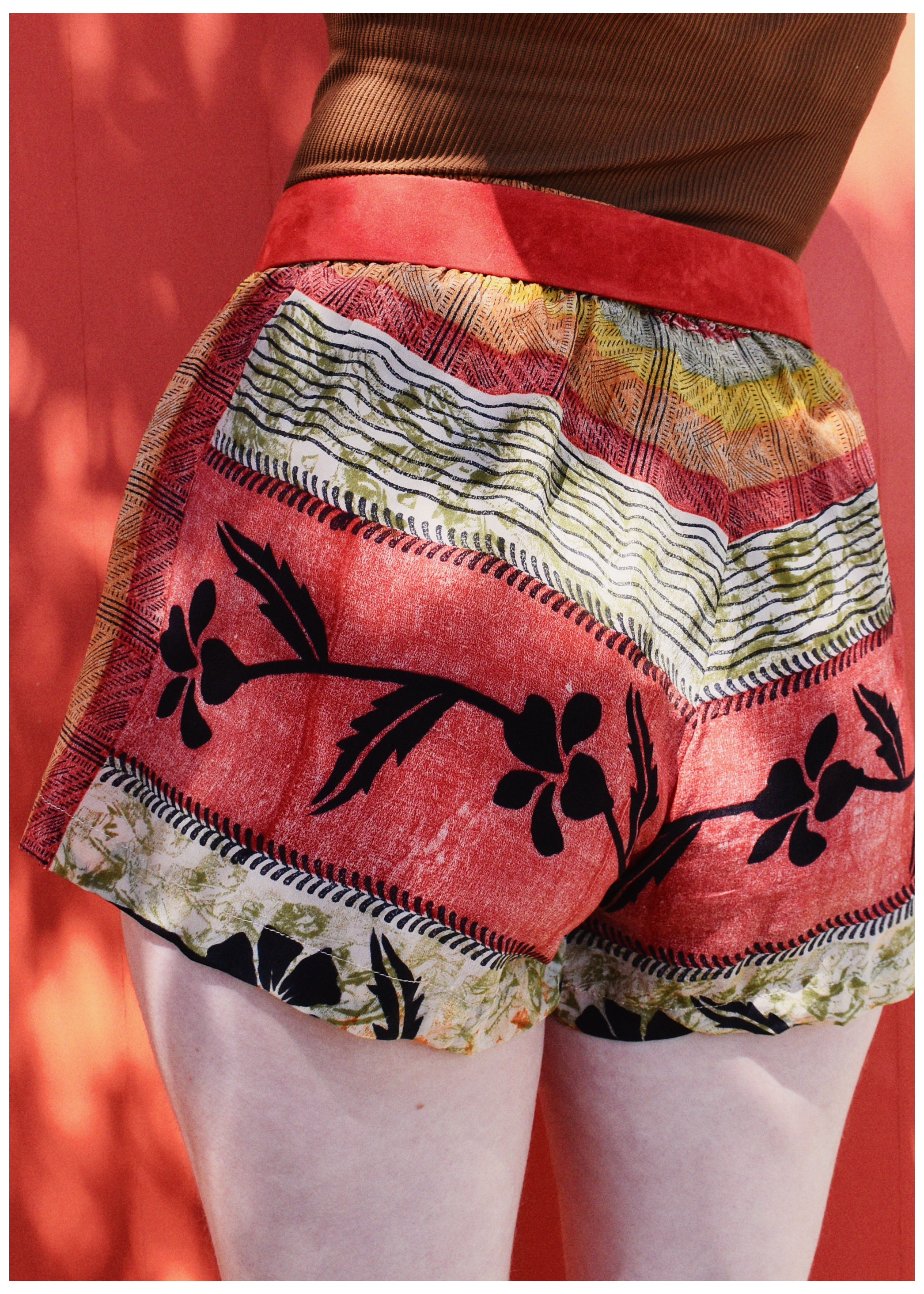 Fumaria Silk Shorts ~ Cayenne M