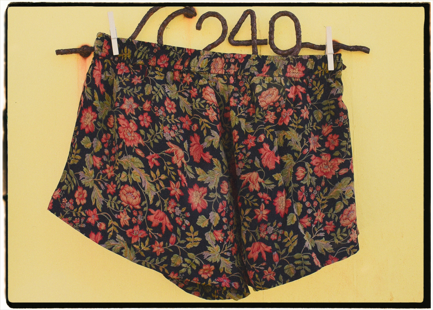 Fumaria Silk Shorts ~ Caviar XL