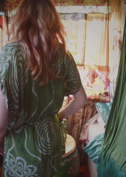 Pilea Silk Crepe Wrap Kimono Top ~ Kiwi L/XL