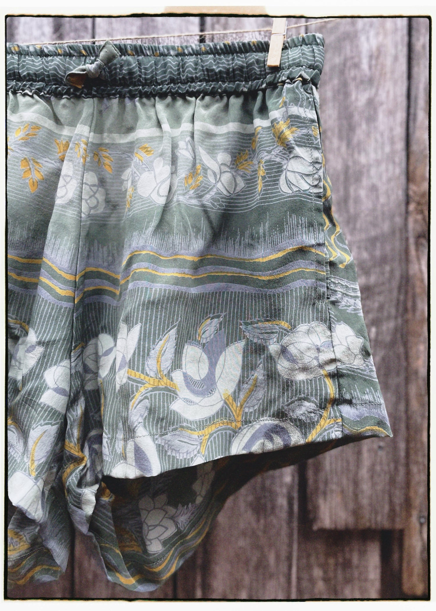 Fumaria Silk Shorts ~ Piquant S