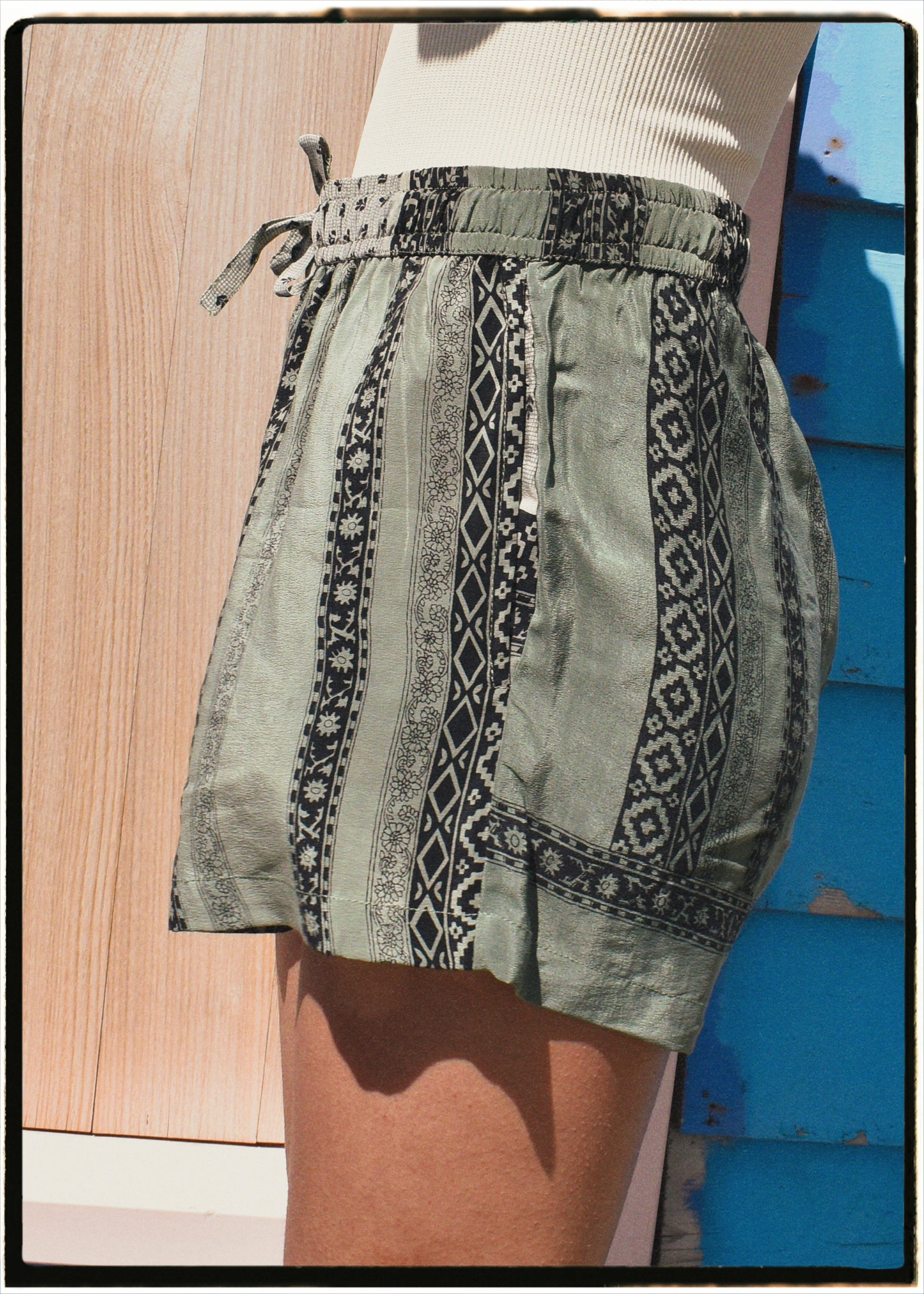 Fumaria Silk Shorts ~ Gulf XS