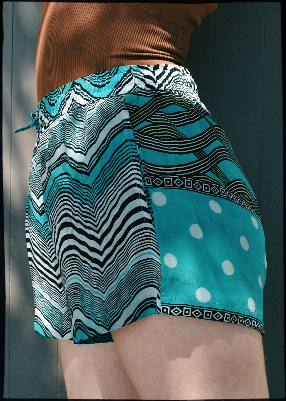 Fumaria Silk Shorts ~ Deco S