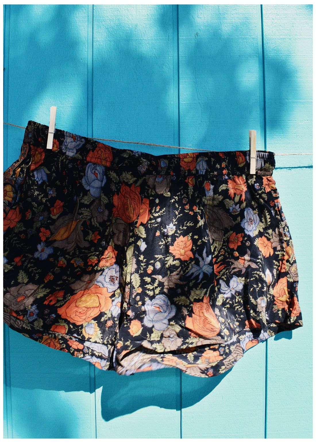 Fumaria Silk Shorts ~ Nero XL