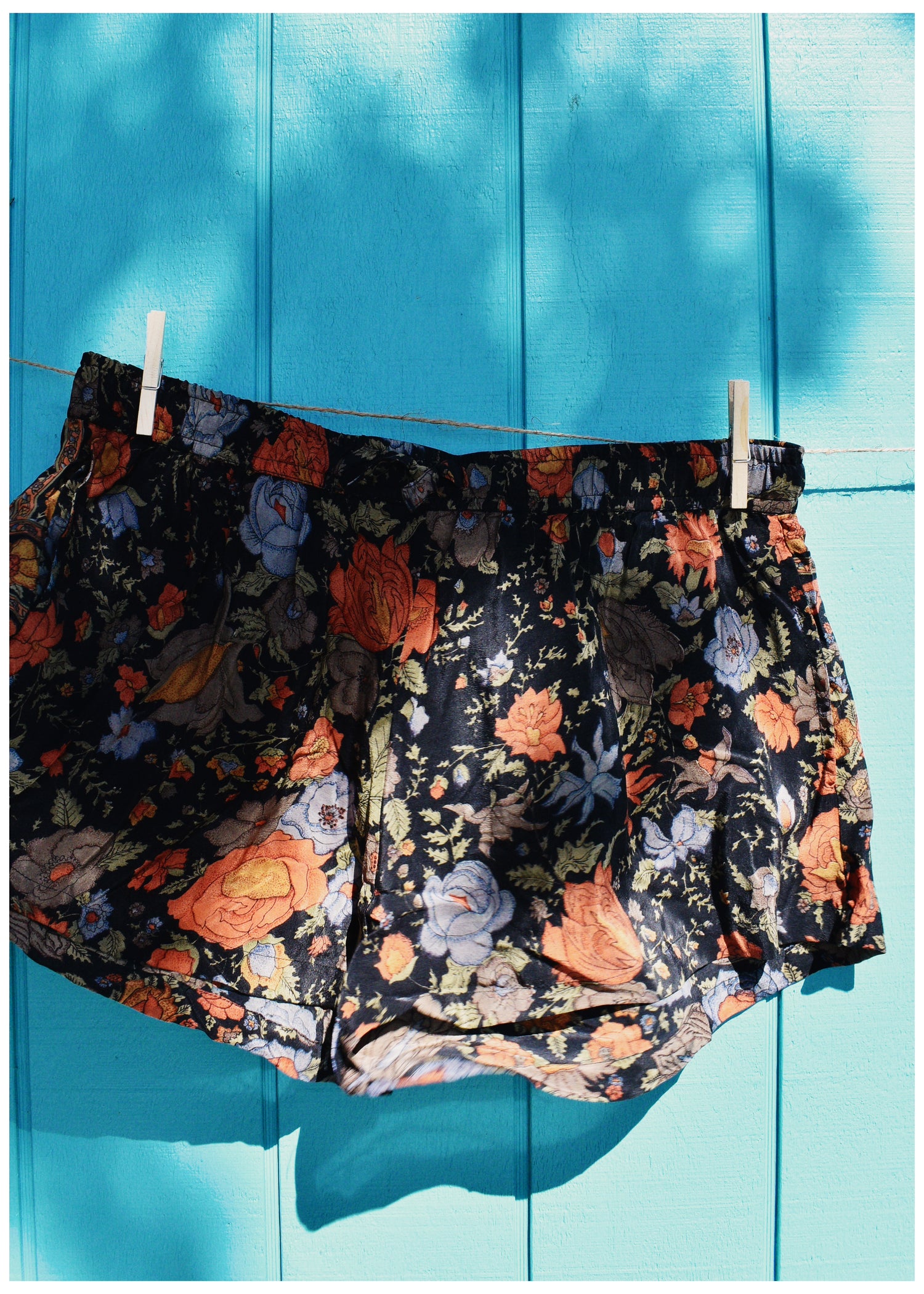 Fumaria Silk Shorts ~ Nero XL