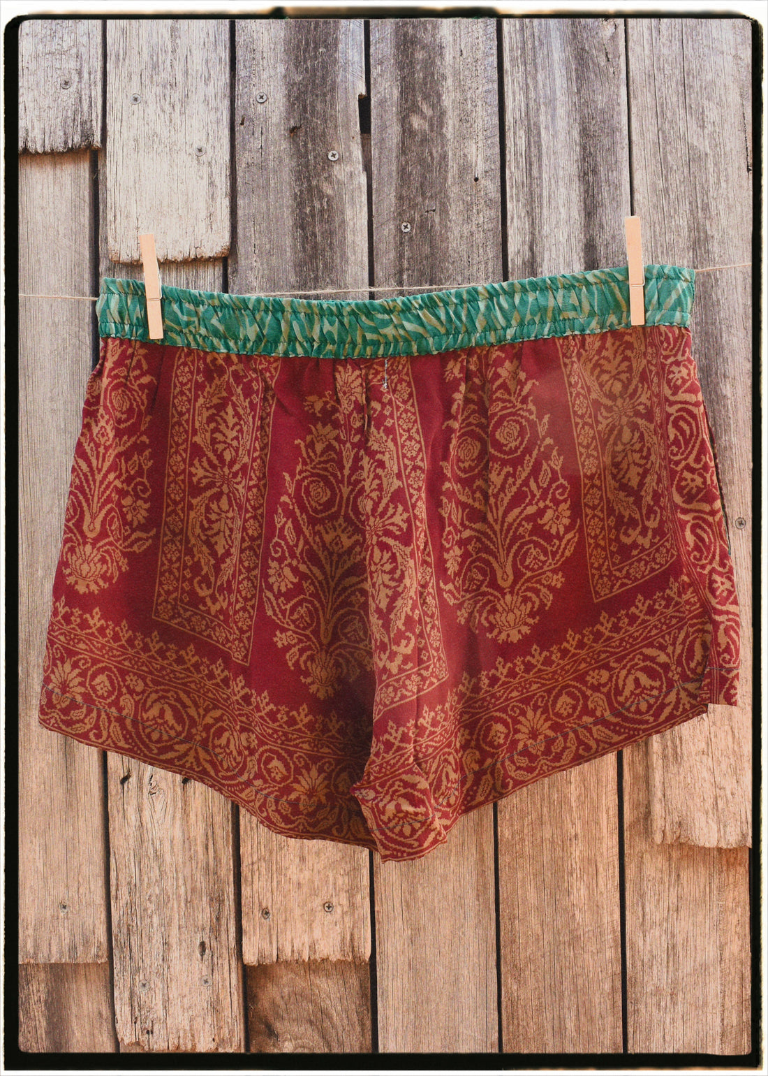 Fumaria Silk Shorts ~ Tambourine XL