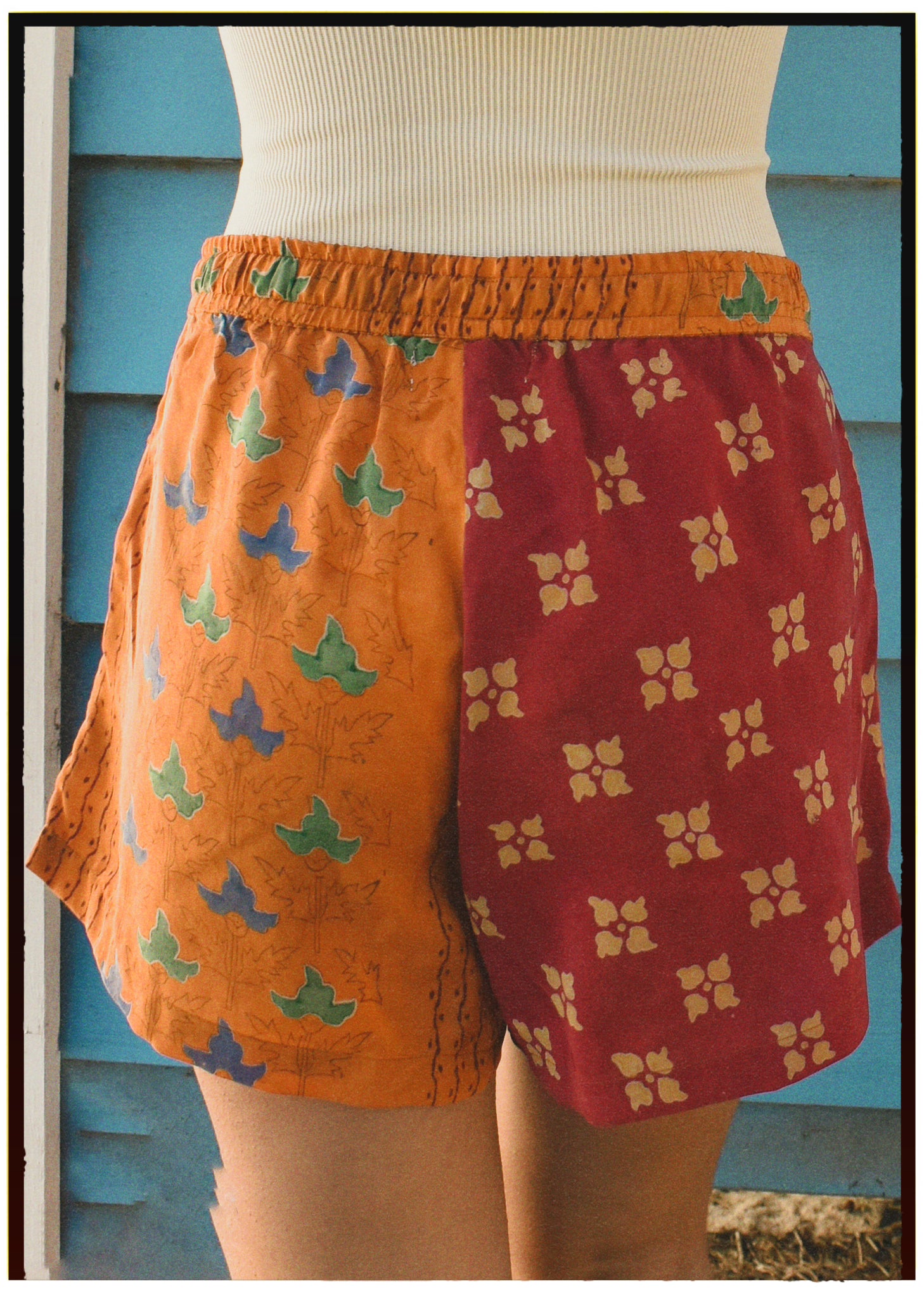 Fumaria Silk Shorts ~ Flame XS