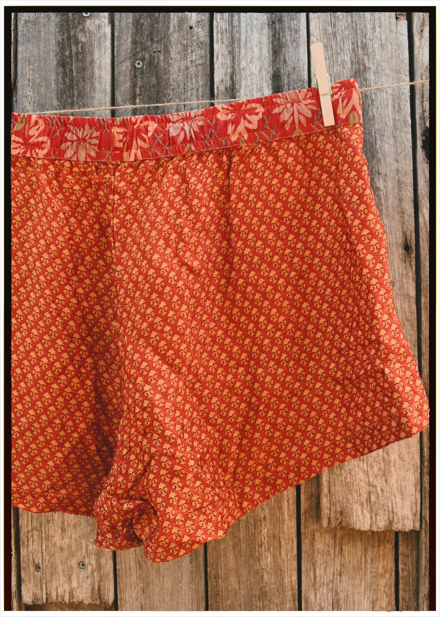 Fumaria Silk Shorts ~ Ibis XL