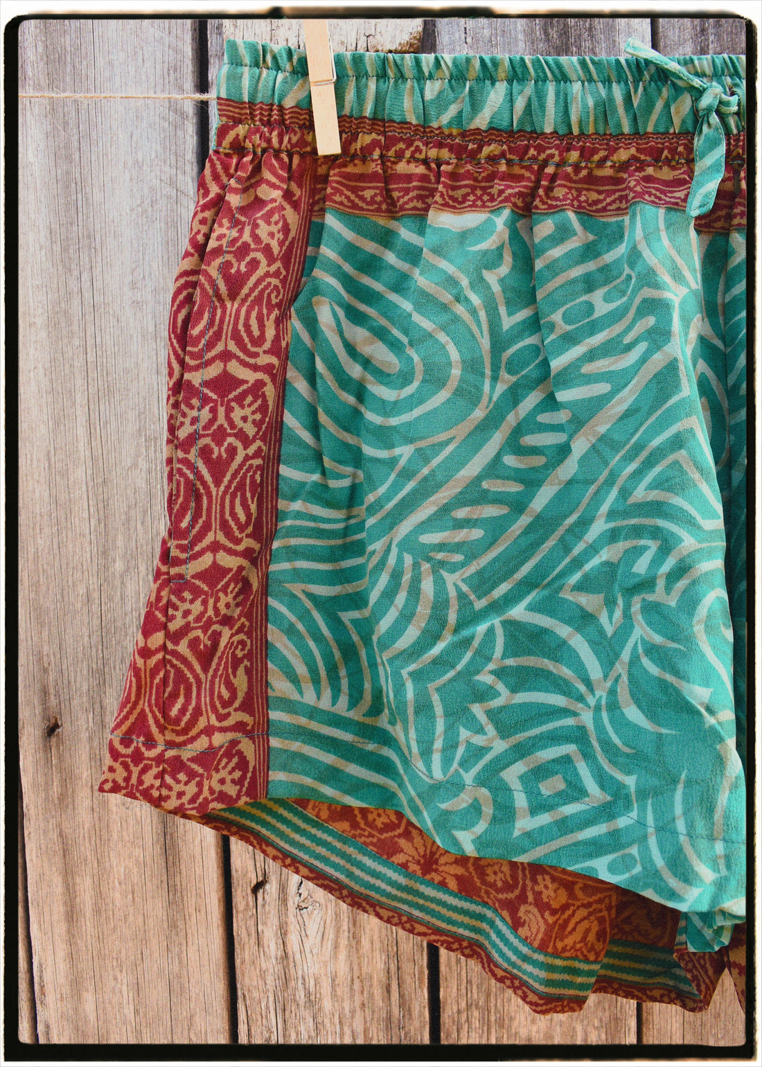 Fumaria Silk Shorts ~ Tambourine XL