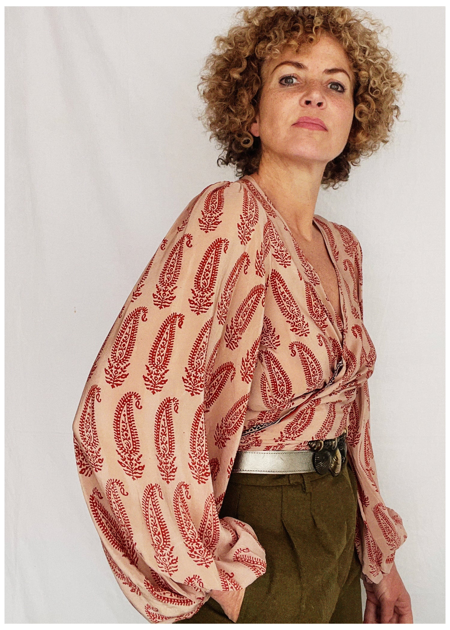 Hoya Silk Crepe Balloon Sleeve Wrap Top ~ Potpourri S