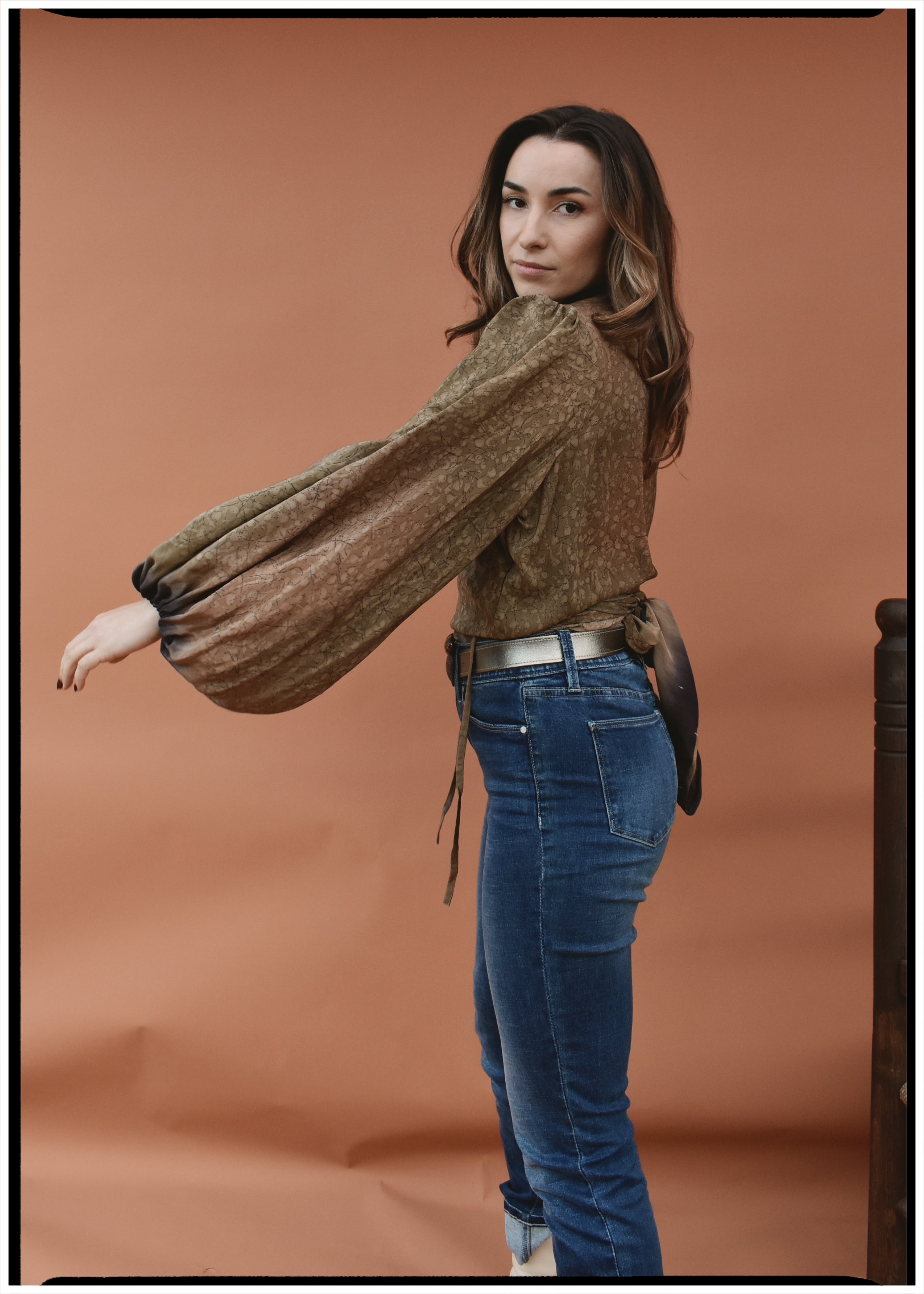Hoya Silk Crepe Balloon Sleeve Wrap Top ~ Lava L