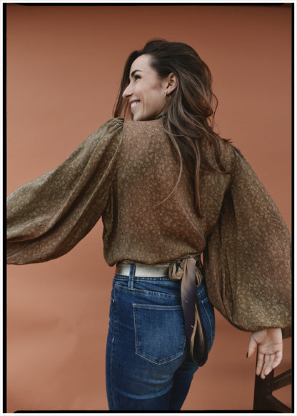 Hoya Silk Crepe Balloon Sleeve Wrap Top ~ Lava L
