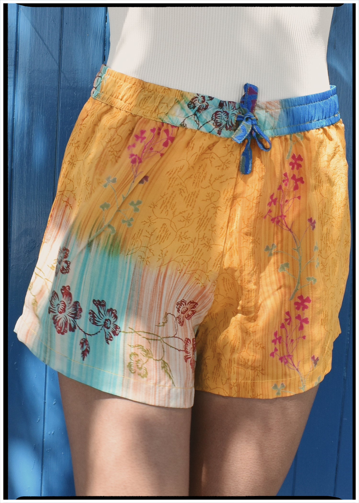Fumaria Silk Shorts ~ Golden XS