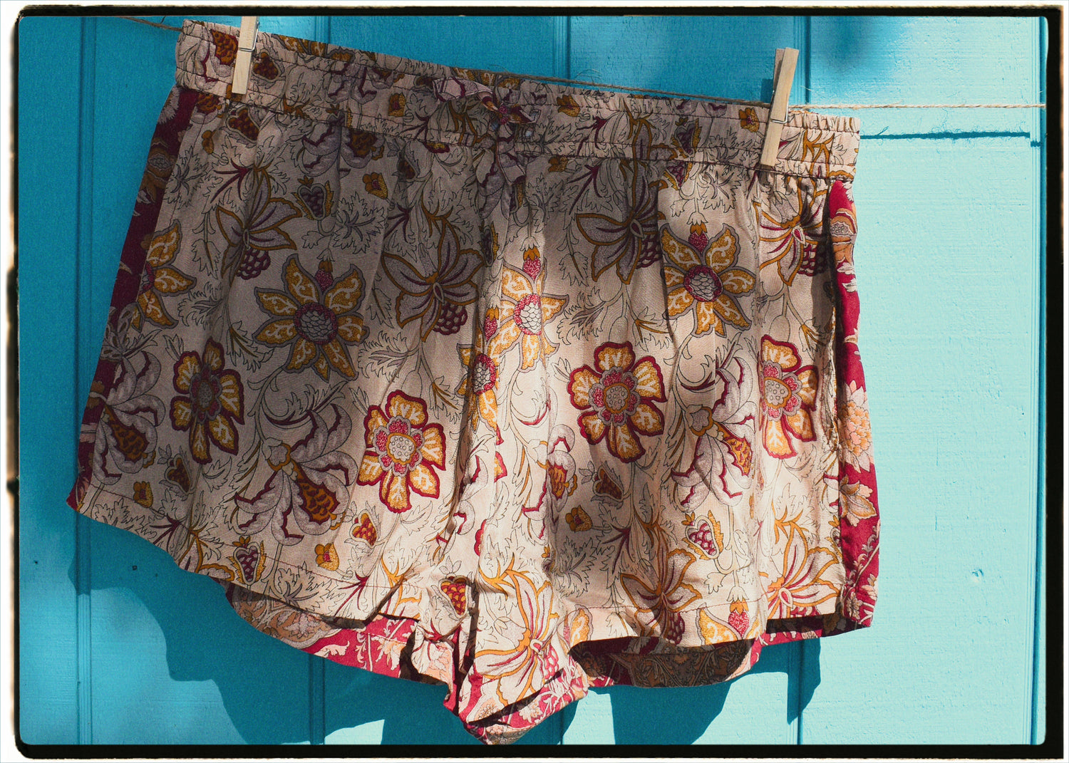 Fumaria Silk Shorts ~ Puffin XL