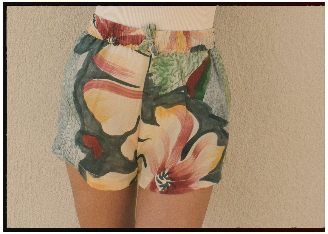 Fumaria Silk Shorts ~ Papyrus XS