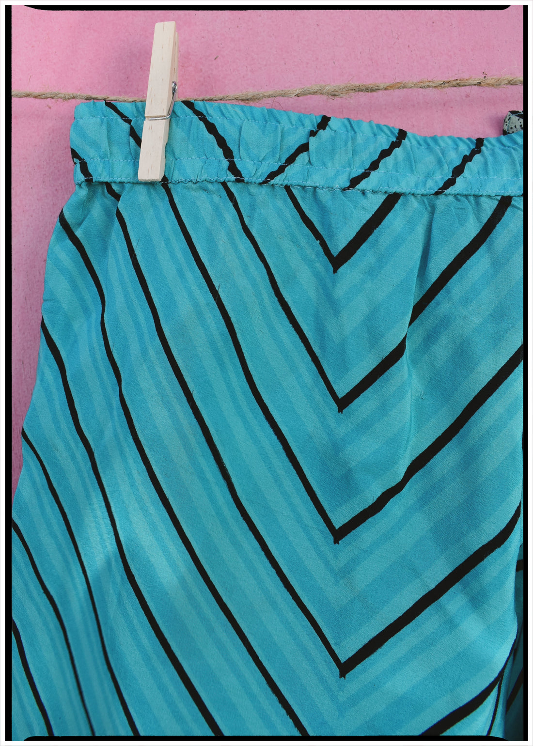 Fumaria Silk Shorts ~ Trellis L