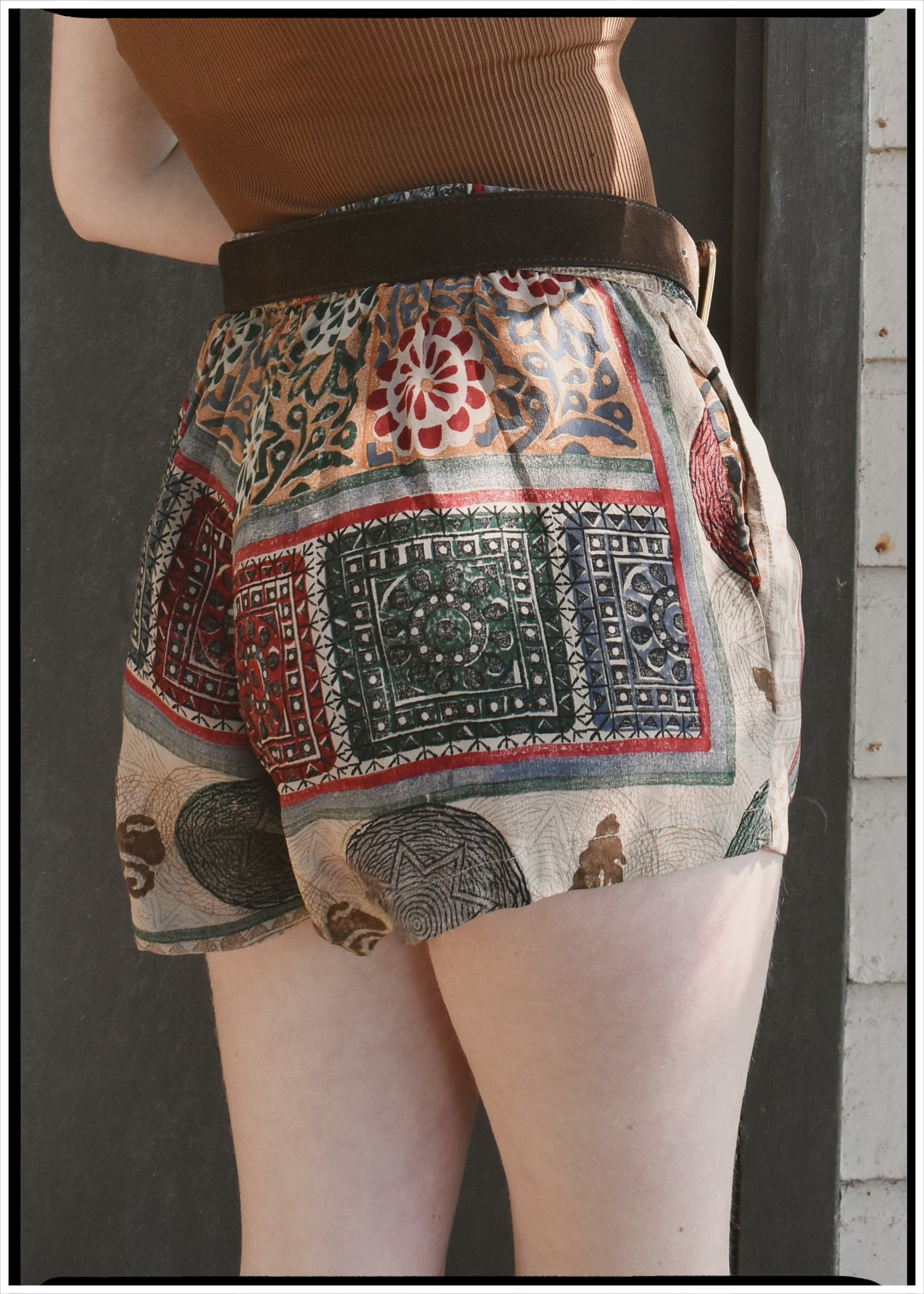 Fumaria Silk Shorts ~ Moth M