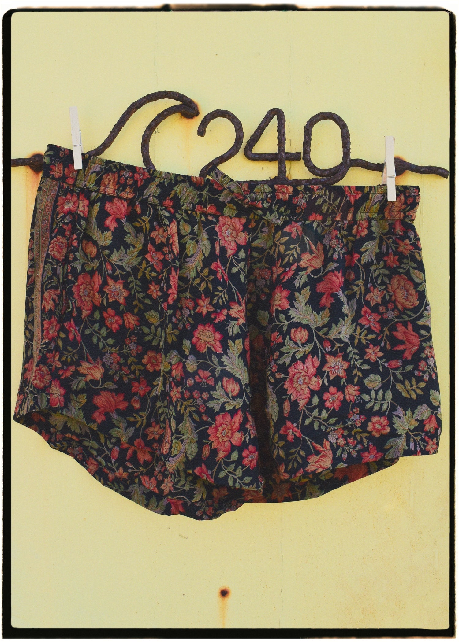 Fumaria Silk Shorts ~ Caviar XL