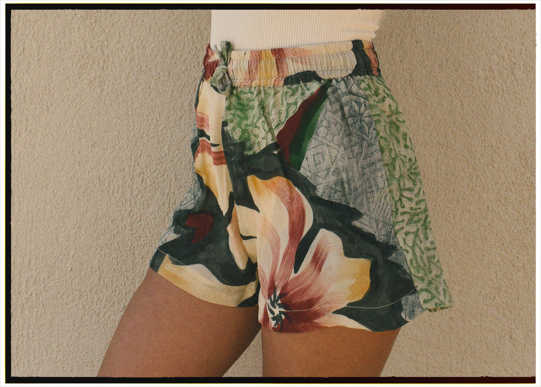 Fumaria Silk Shorts ~ Papyrus XS