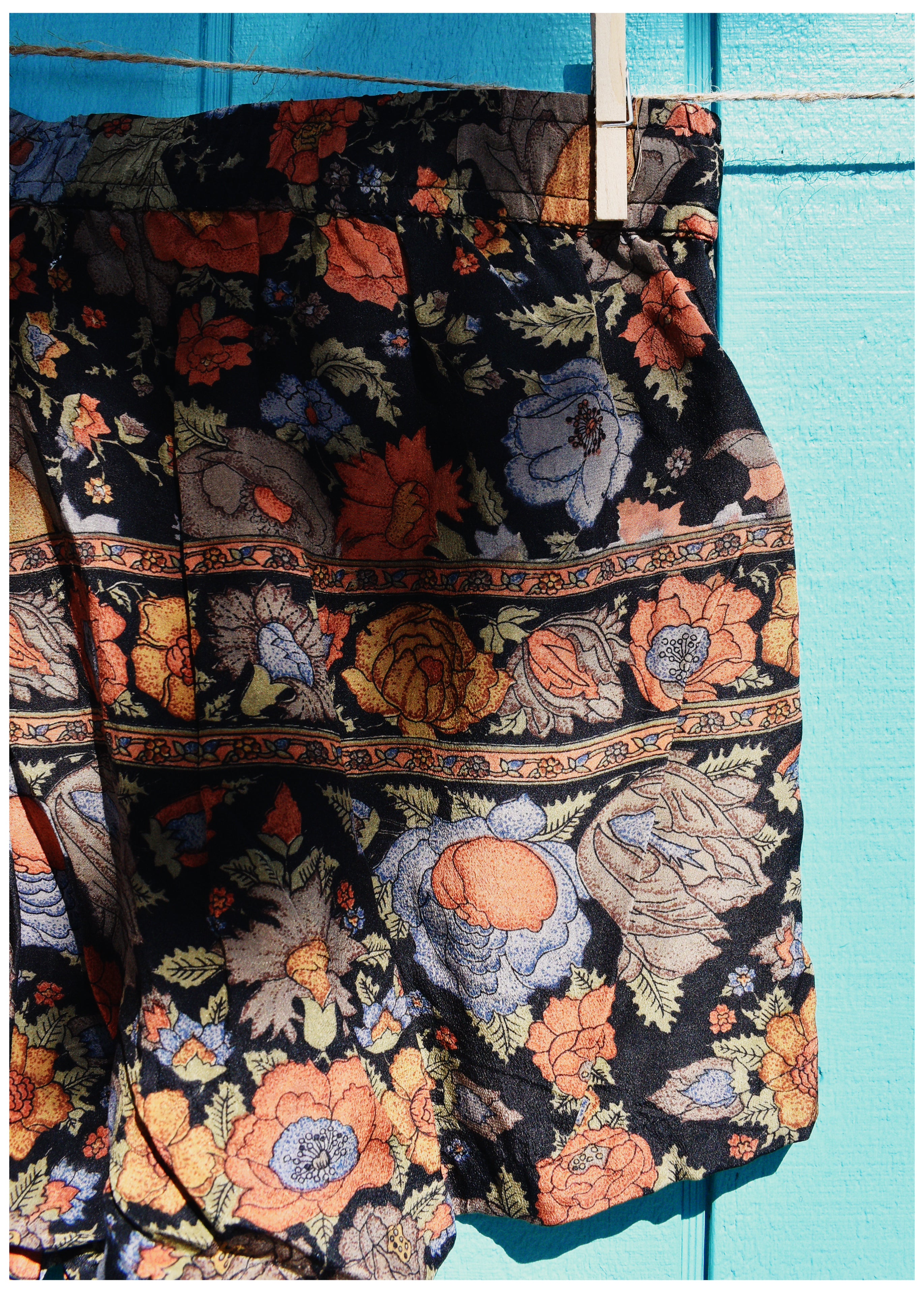 Fumaria Silk Shorts ~ Nero XL