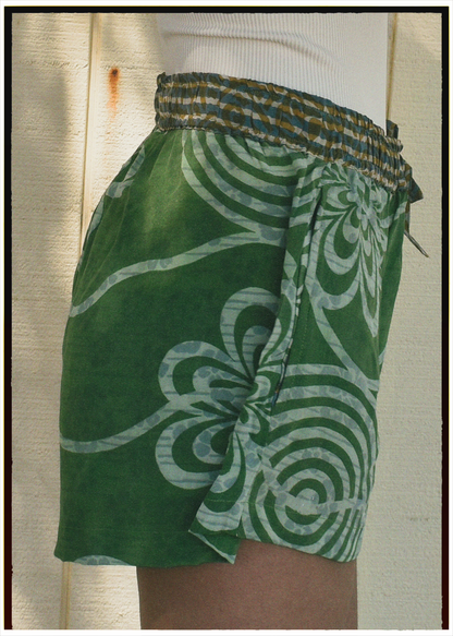 Fumaria Silk Shorts ~ Kiwi XS