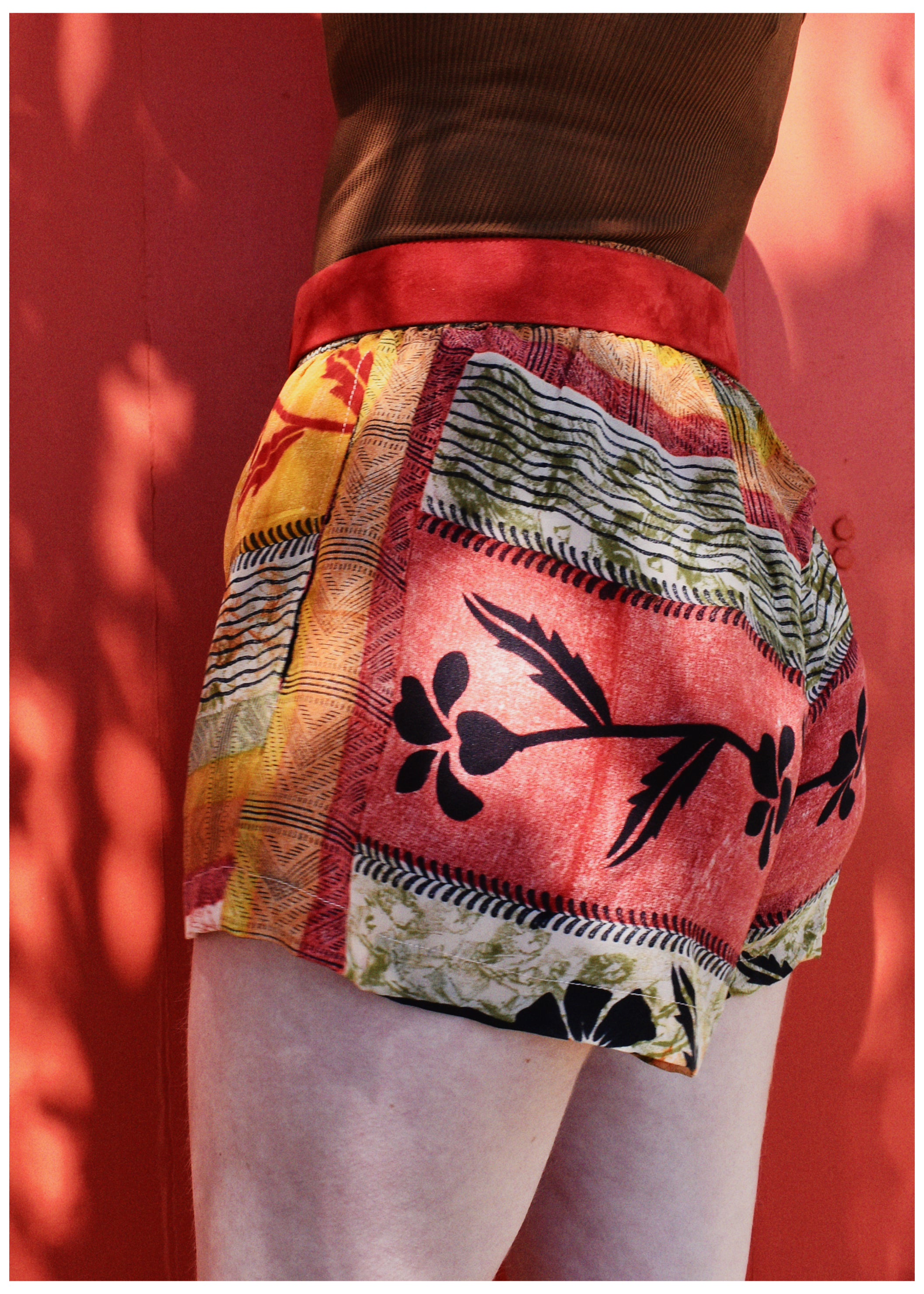 Fumaria Silk Shorts ~ Cayenne M
