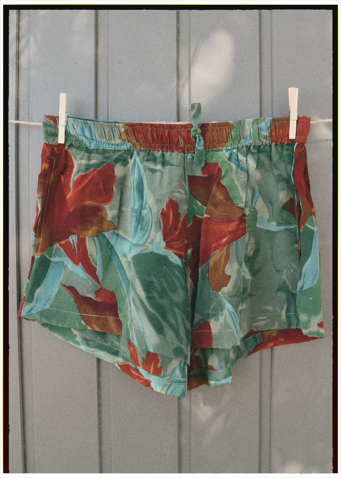 Fumaria Silk Shorts ~ Tapestry M