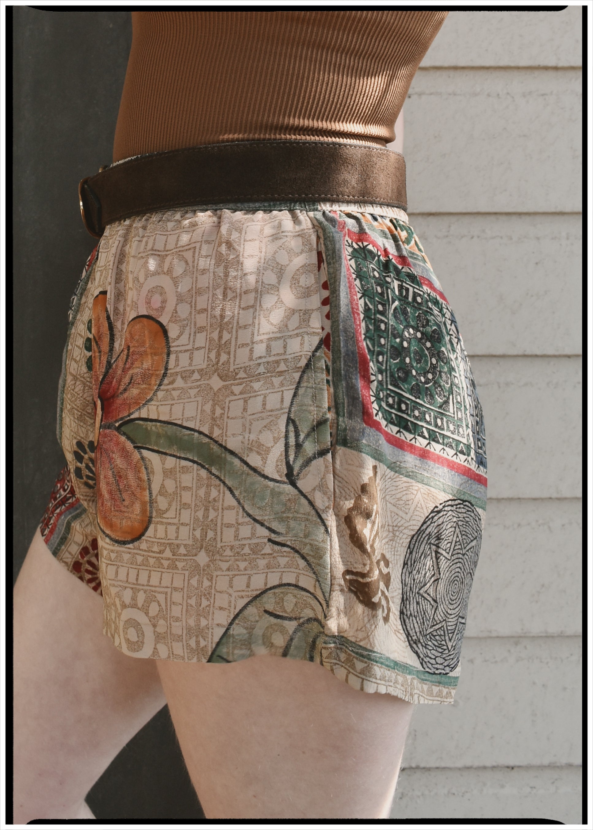 Fumaria Silk Shorts ~ Moth M