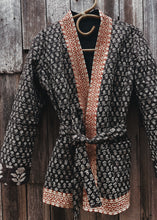 Load image into Gallery viewer, Eremurus Quilted Smoking Jacket
